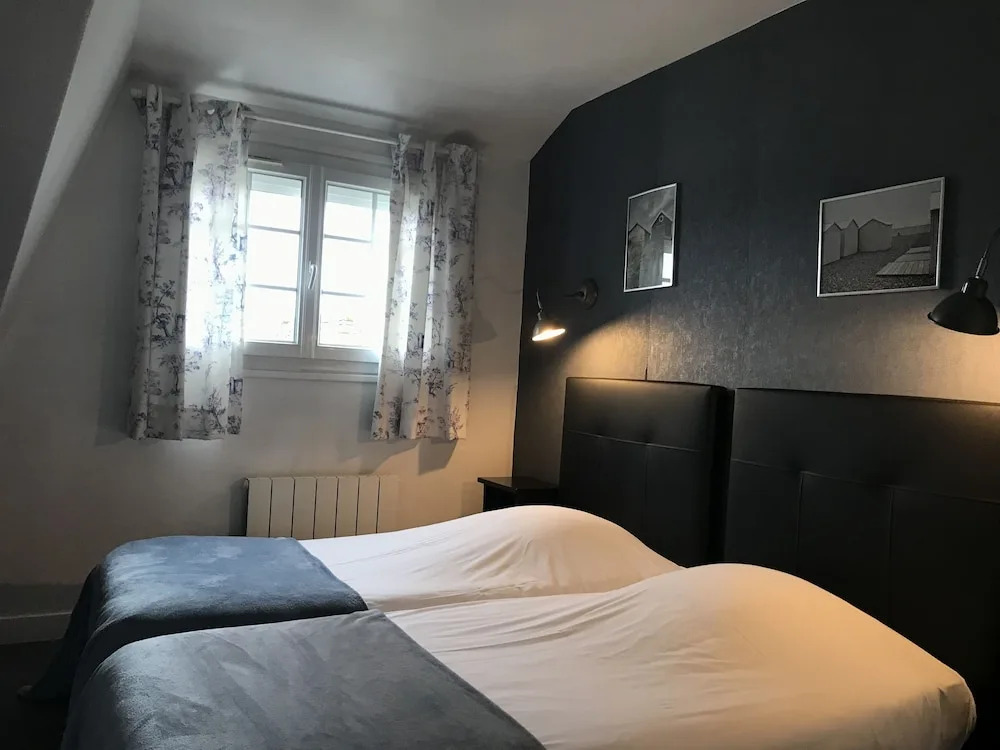 Logis Hôtel Les Airelles Neufchâtel En Bray
