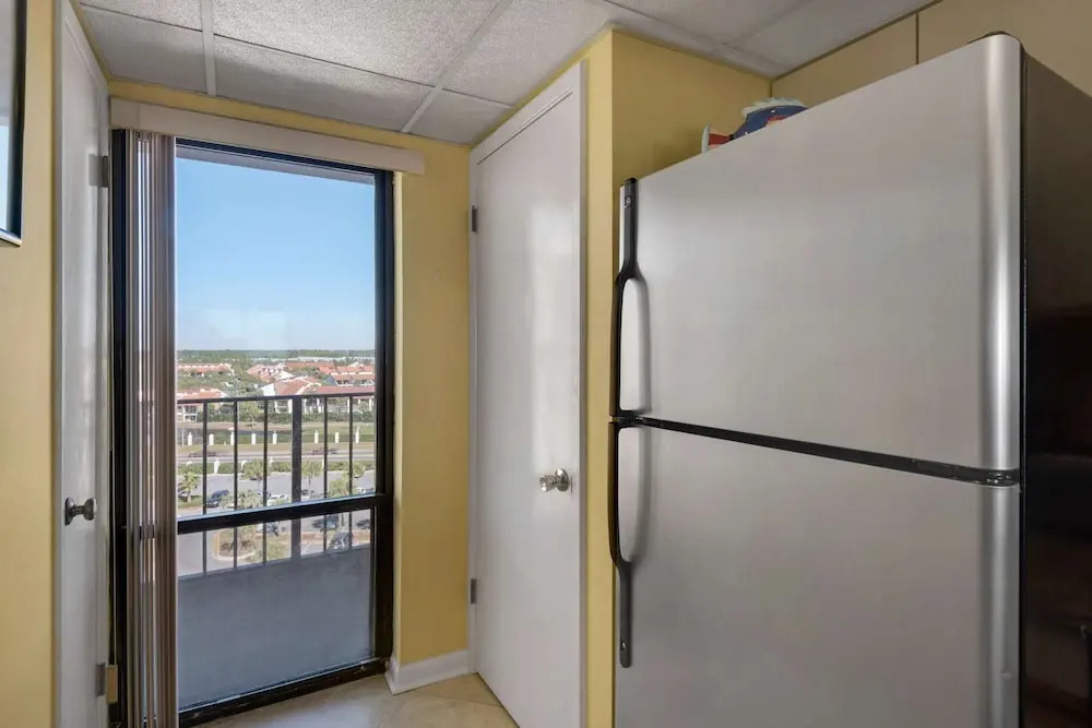 Edgewater Beach Resort Tower 3- 811