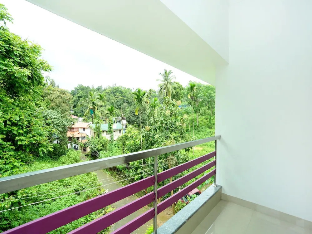 Serene Stay The Morning Dew by OYO Rooms