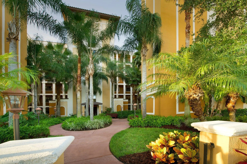 Floridays Orlando Two & Three Bed Rooms Condo Resort