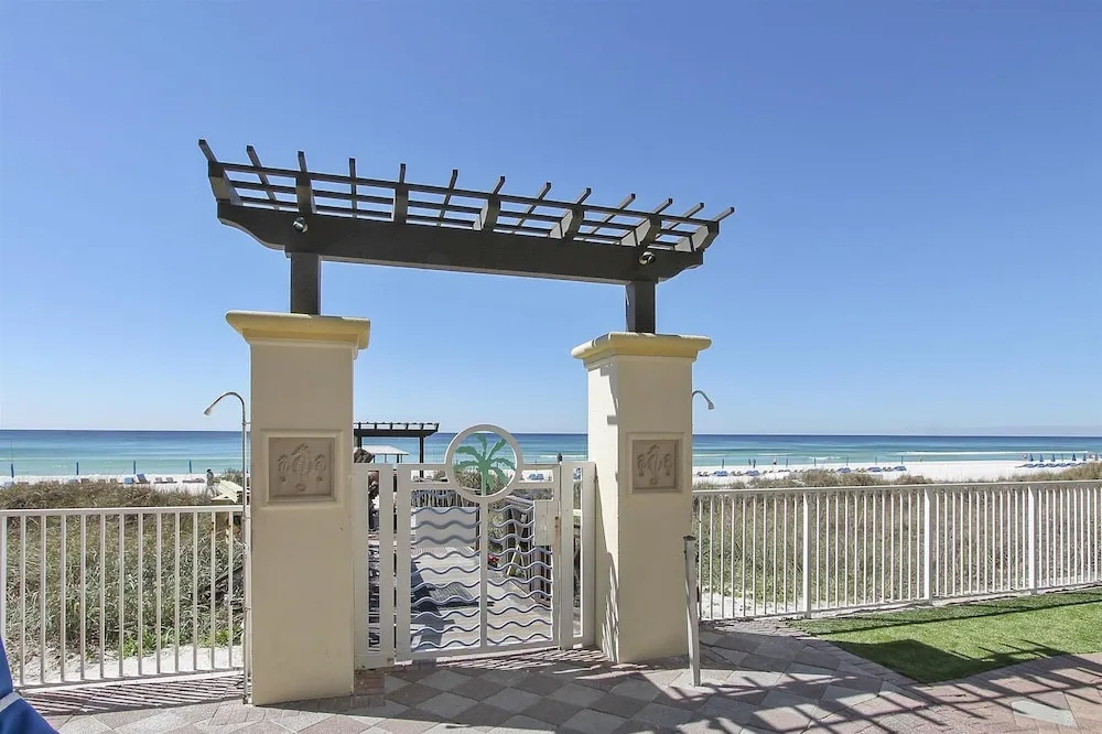 Shores of Panama 521 - 2 Bedroom + Bunks . Reserved Parking! 2 Condo by RedAwning