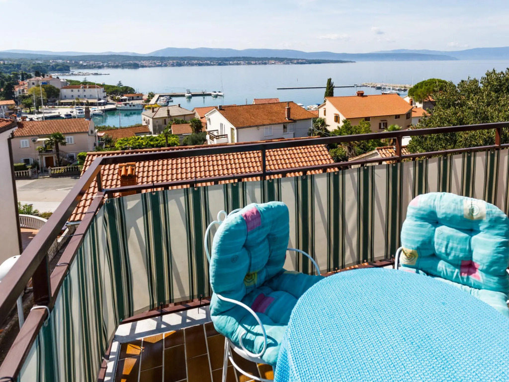 Stunning Apartment in Malinska with Terrace