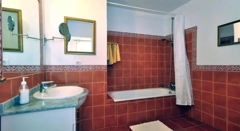 Bungalow Palm Mar with pool and garden