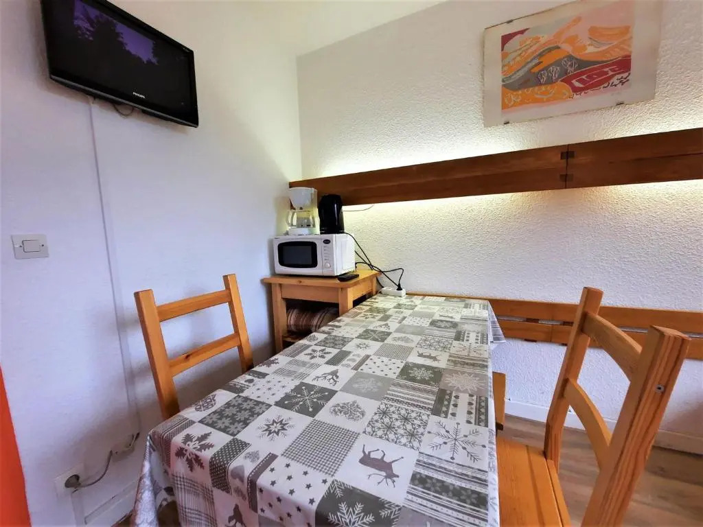 Appartement Les Menuires, 1 pièce, 2 personnes - FR-1-452-216