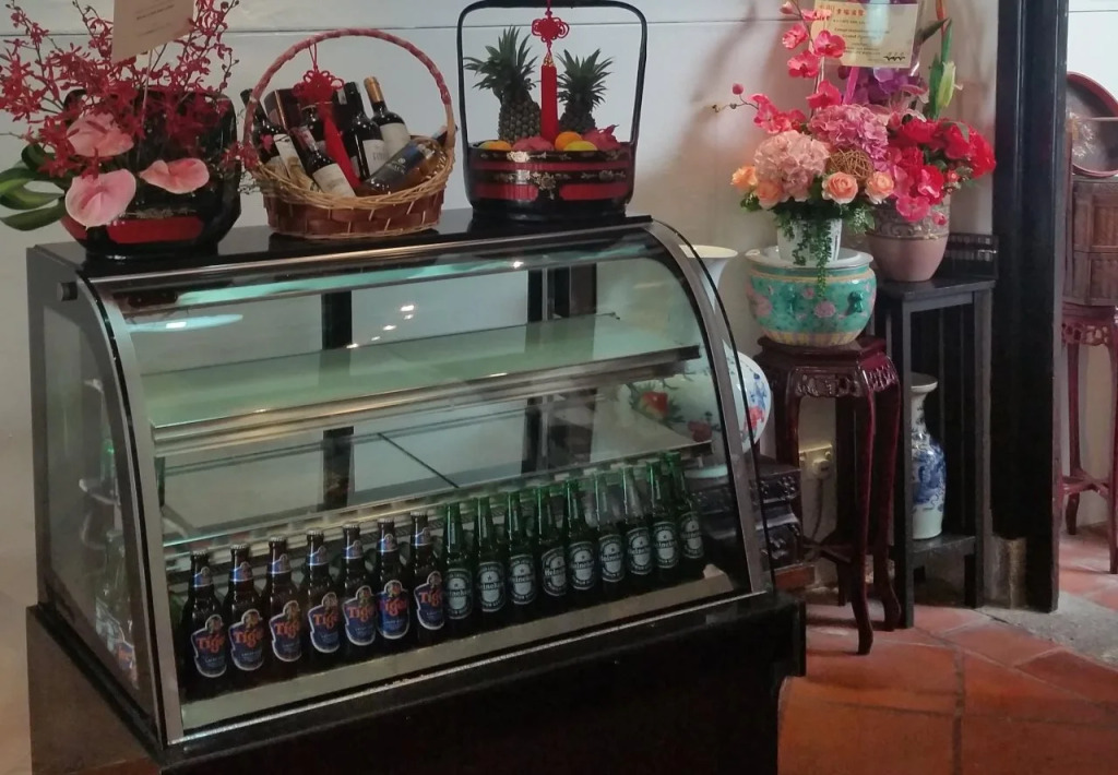 M.E.n.U Cafe & Lodge