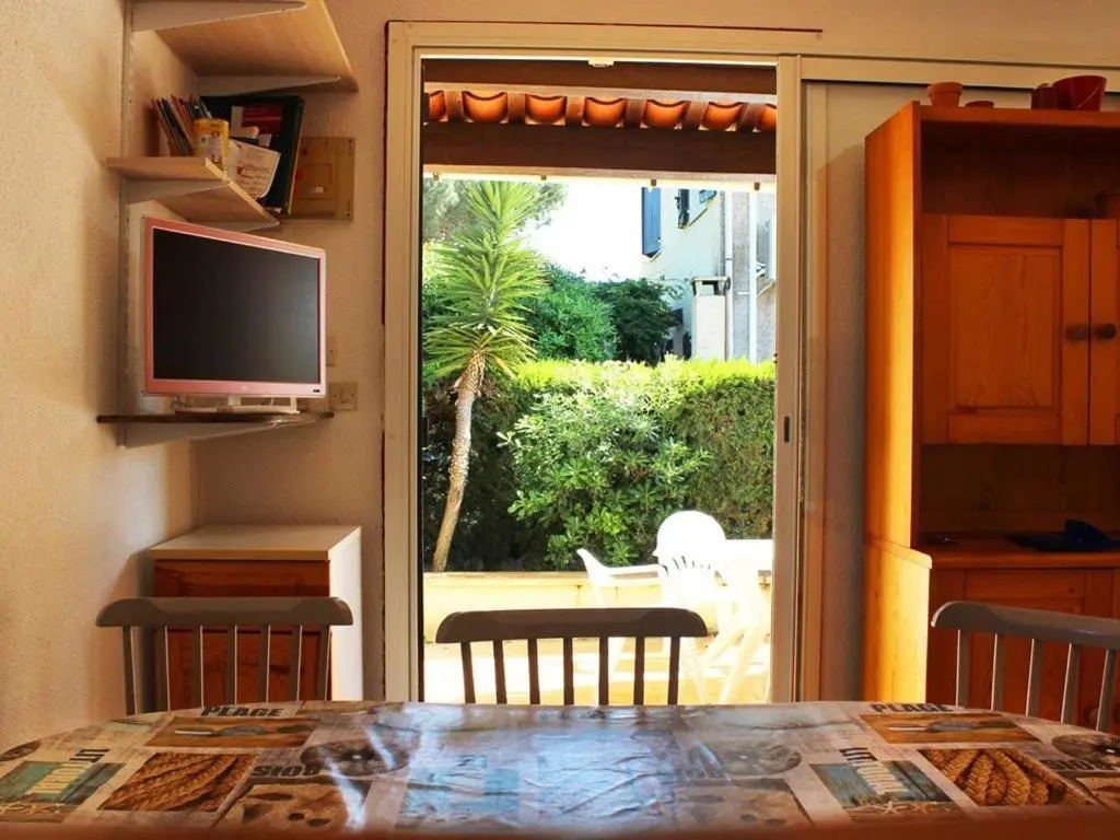 Villa mitoyenne charmante avec piscine, 6 pers., parking privatif - FR-1-607-27