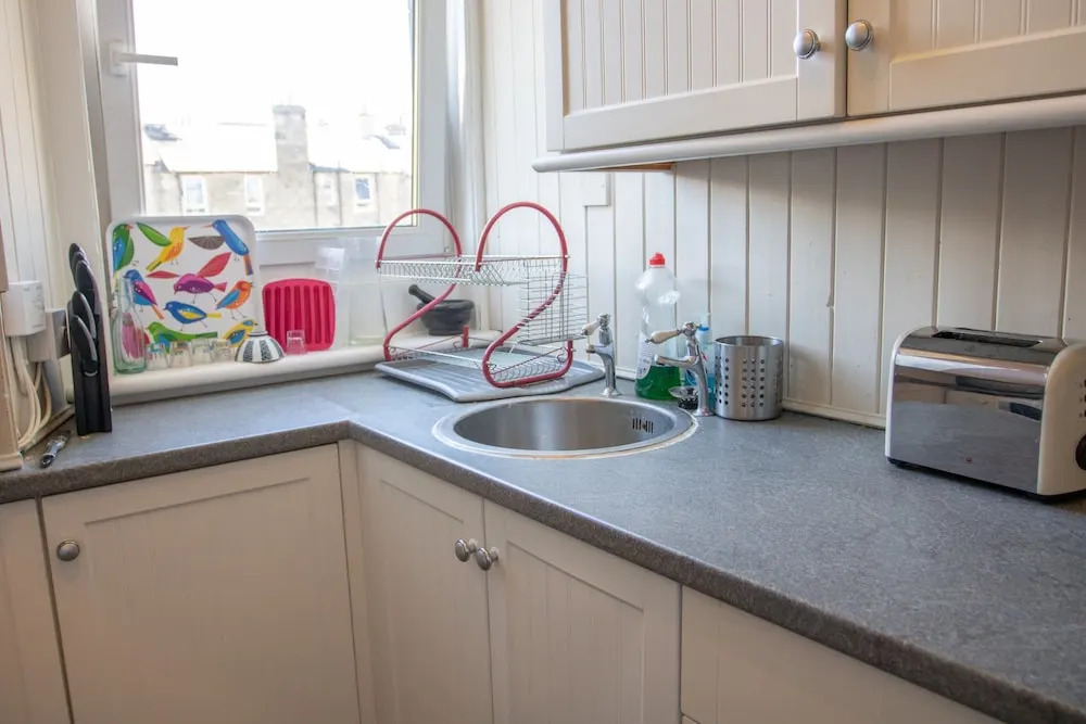 Charming 1 Bedroom Apartment