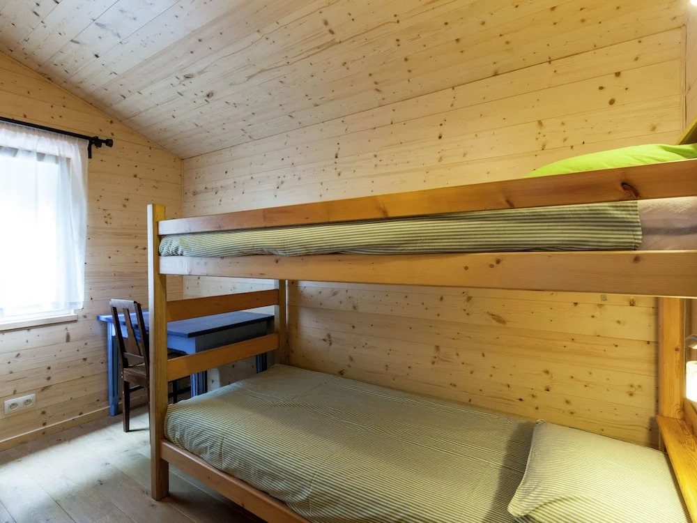 Cosy Chalet in Bomal-Sur-Ourthe with Terrace