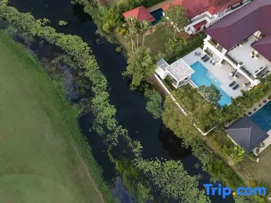 Villa Viola 7 Bedroom, Fully Staffed, on the Golf Course