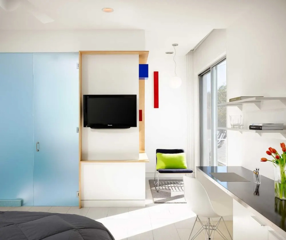 The Above Atx Modern 7 Bedroom Hotel Room