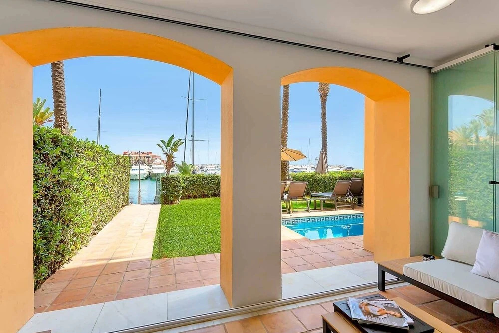 YOLO Spaces - Sotogrande Marina Luxury Apartment
