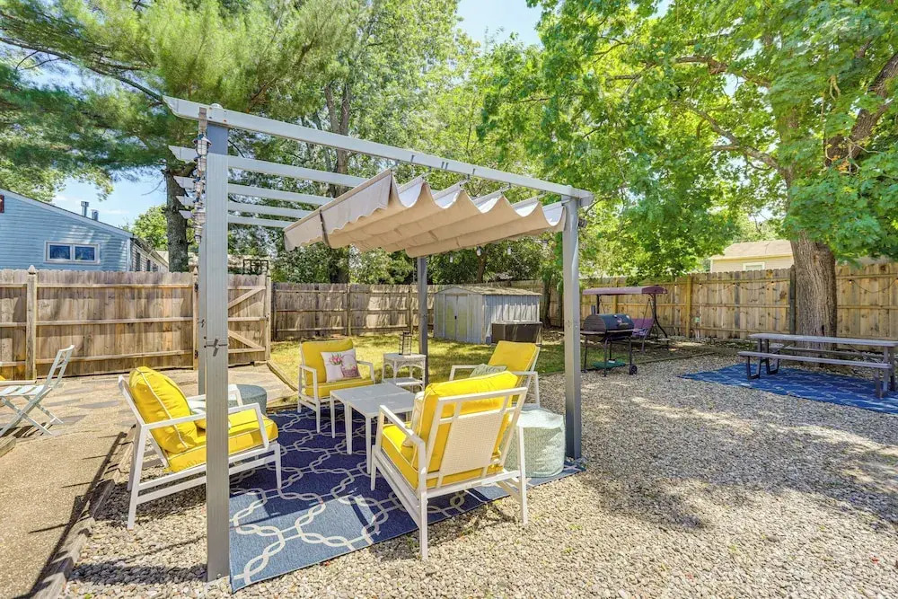 Bayville Getaway w/ Fire Pit - 2 Mi to Beach!