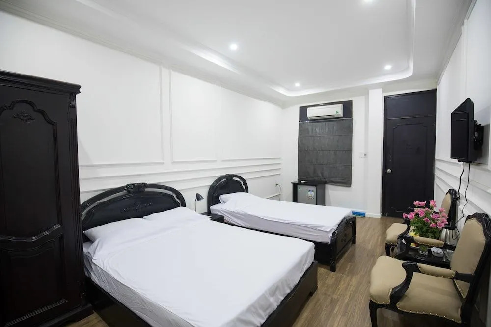 TrangTien Hostel