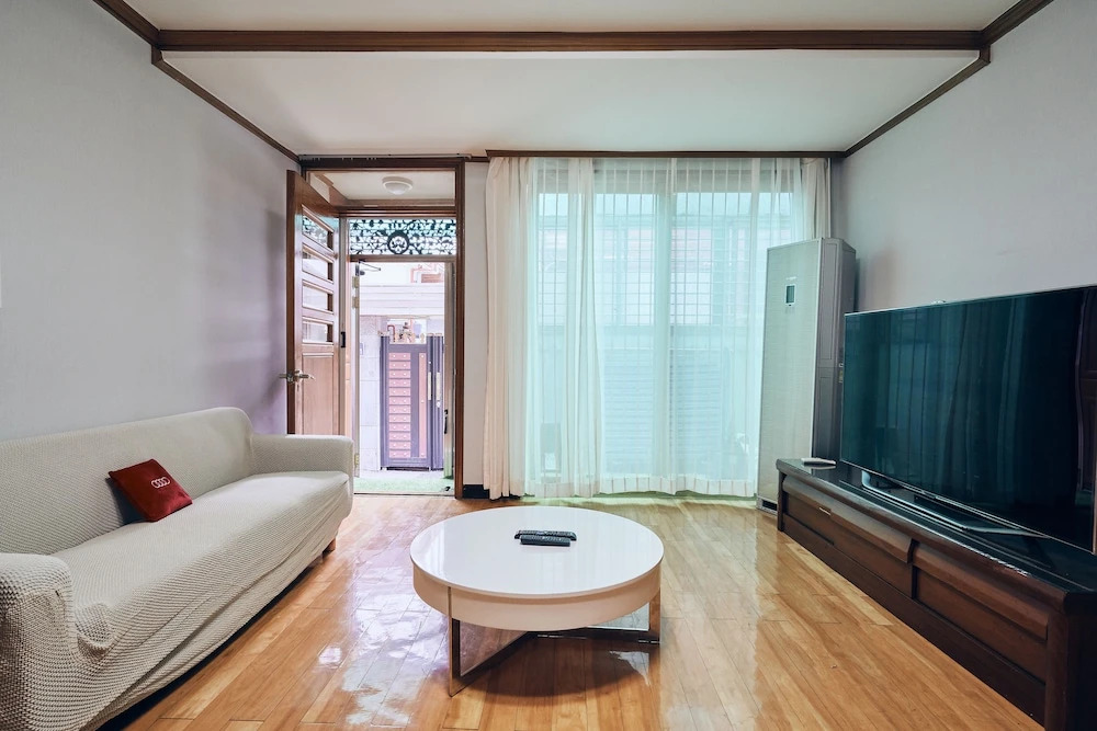 MYEONGDONG 100SQ3BDR FULL Villa