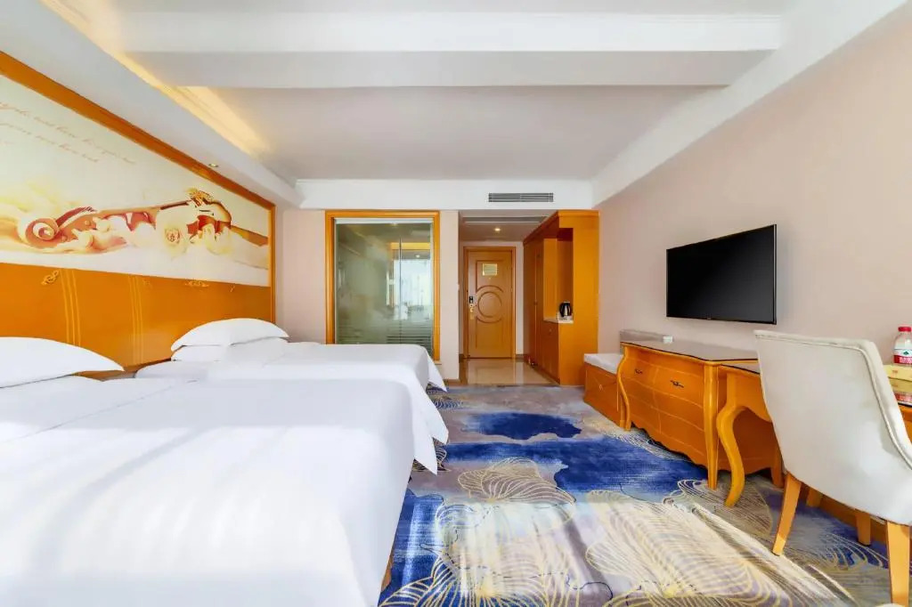 Vienna Hotel Shenzhen Gongming Huafa North Road