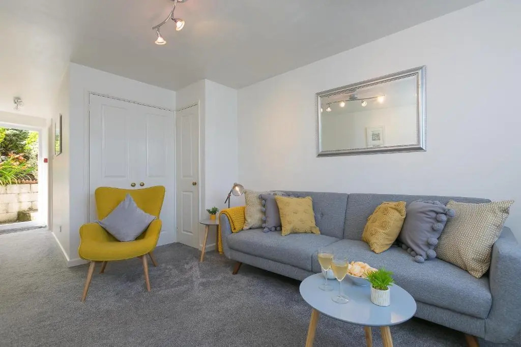 Little Nook Apartment