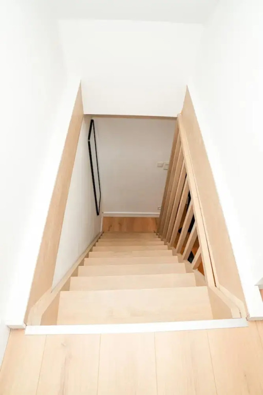 Modern 1BR 1LR Apartment Walk To Rabot