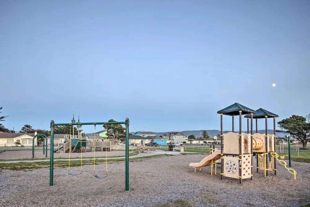Crescent City Getaway w/ Panoramic Ocean Views!