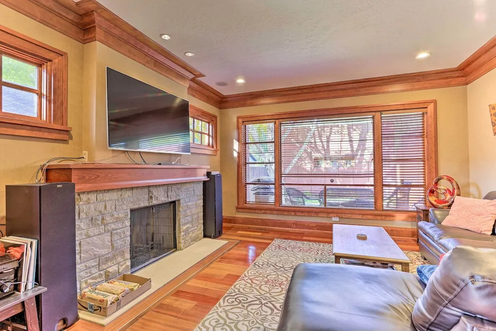 North End Boise Home w/ Courtyard ~ 3 Mi to Dtwn!