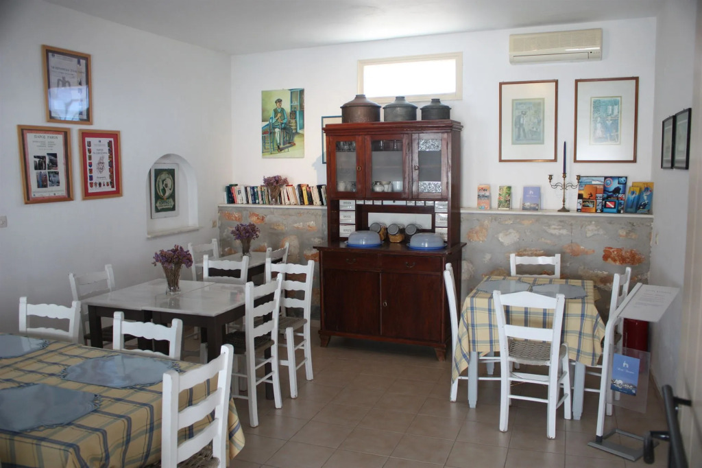 Naoussa Hotel Paros by Booking Kottas