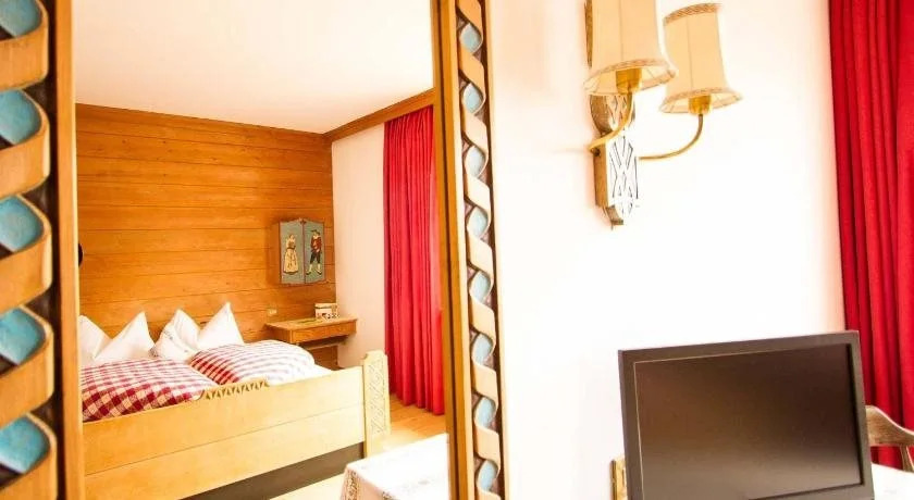 Solaia Hotel & Guesthouse