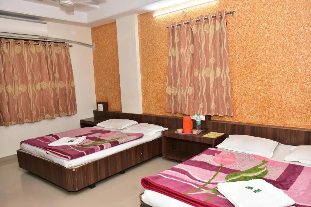 Hotel sai dhyan