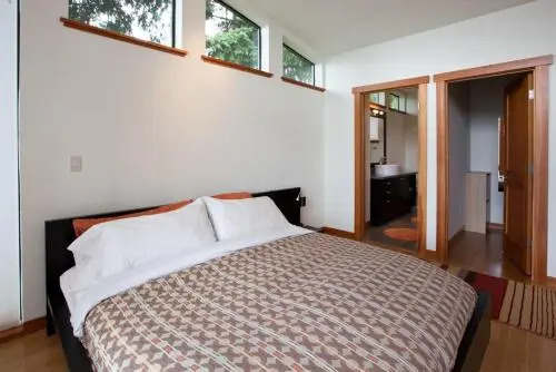 Seven-River View-AC-3BR/2.5BA