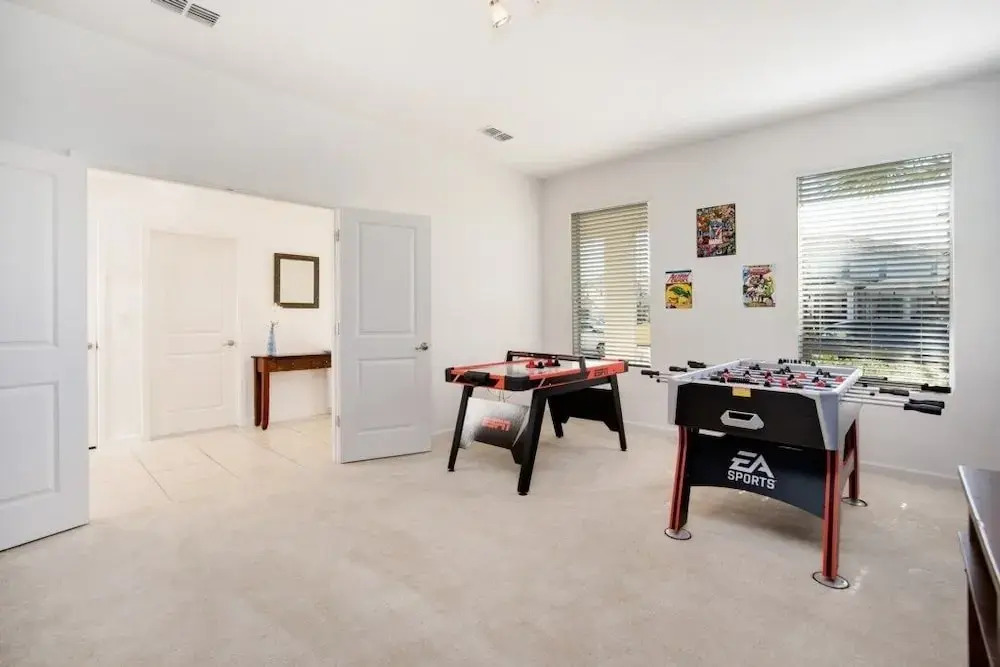5 Bed 5 Bath In 5 Star Resort Near Disney! 5 Bedroom Home by RedAwning