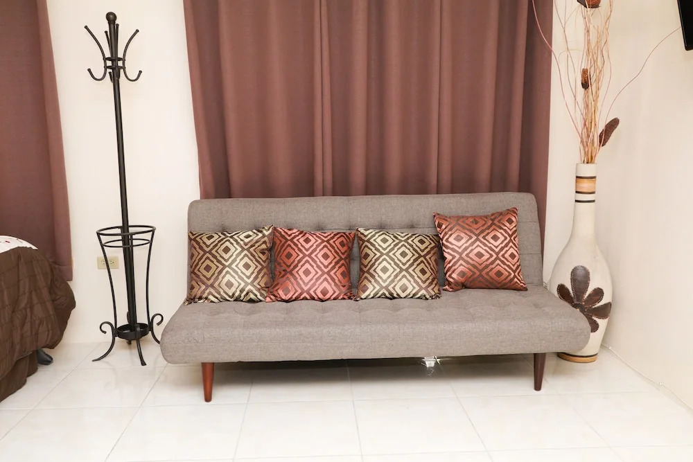 Kensington 212 Suite