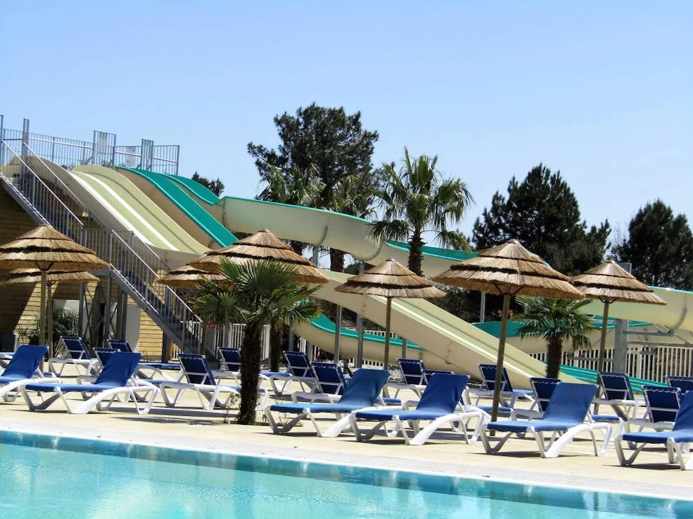 Property with 3 Bedrooms in Saint-Julien-En-Born, with Pool Access And Furnished Garden - 4 Km From the Beach