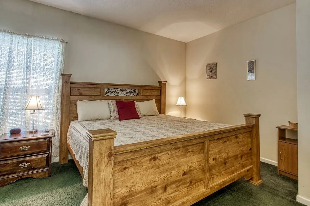 Colonial Crest 110 - Great Location! - You Can Walk To Town! 2 Bedroom Condo by RedAwning