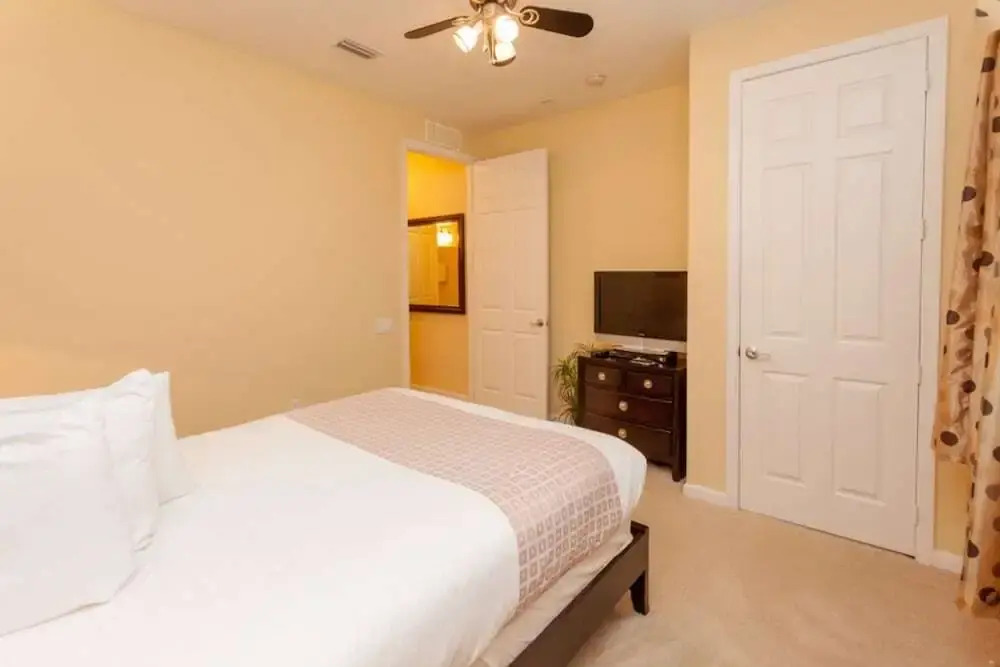 Vista Cay 3 BR Condo Large Balcony - NPM 8841