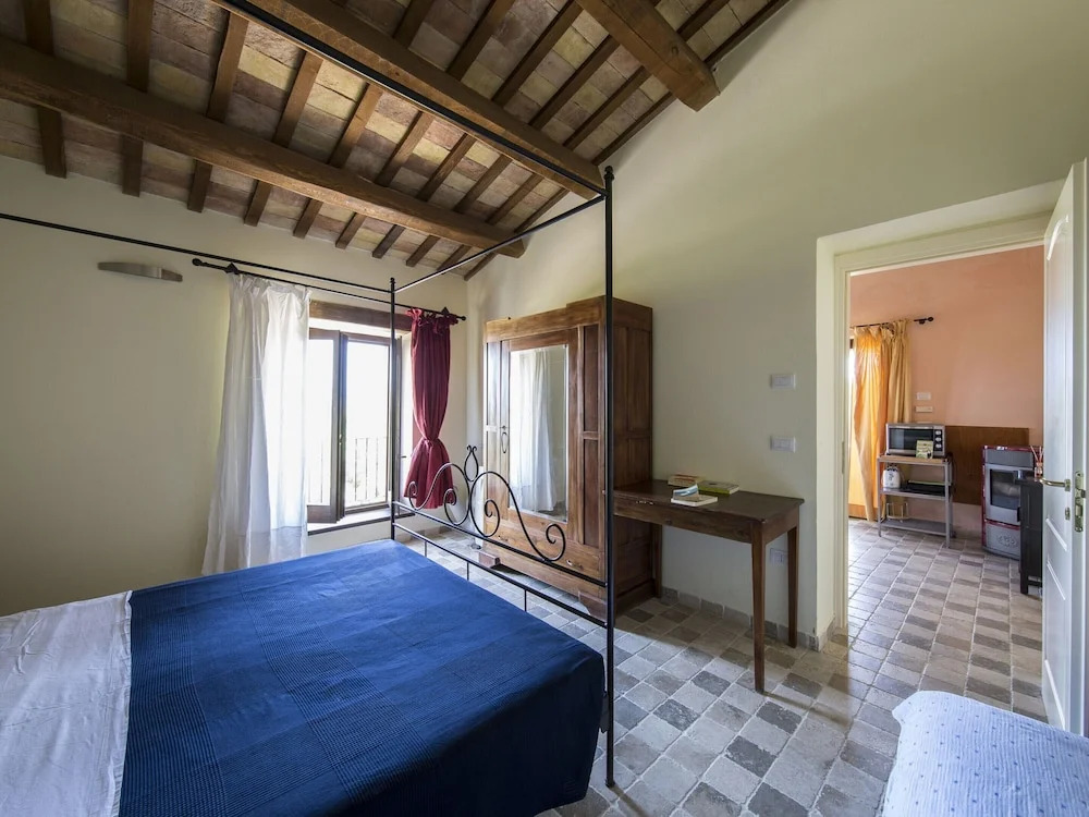 Enticing Apartment in Ascoli Piceno With Swimming Pool