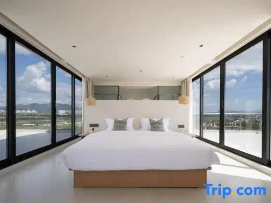 Sanya Coconut Sea Melody Hotel (Sanya Phoenix International Airport Branch)