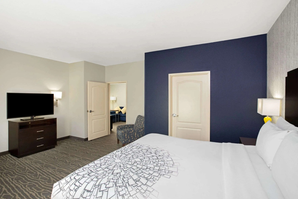 La Quinta by Wyndham Palestine