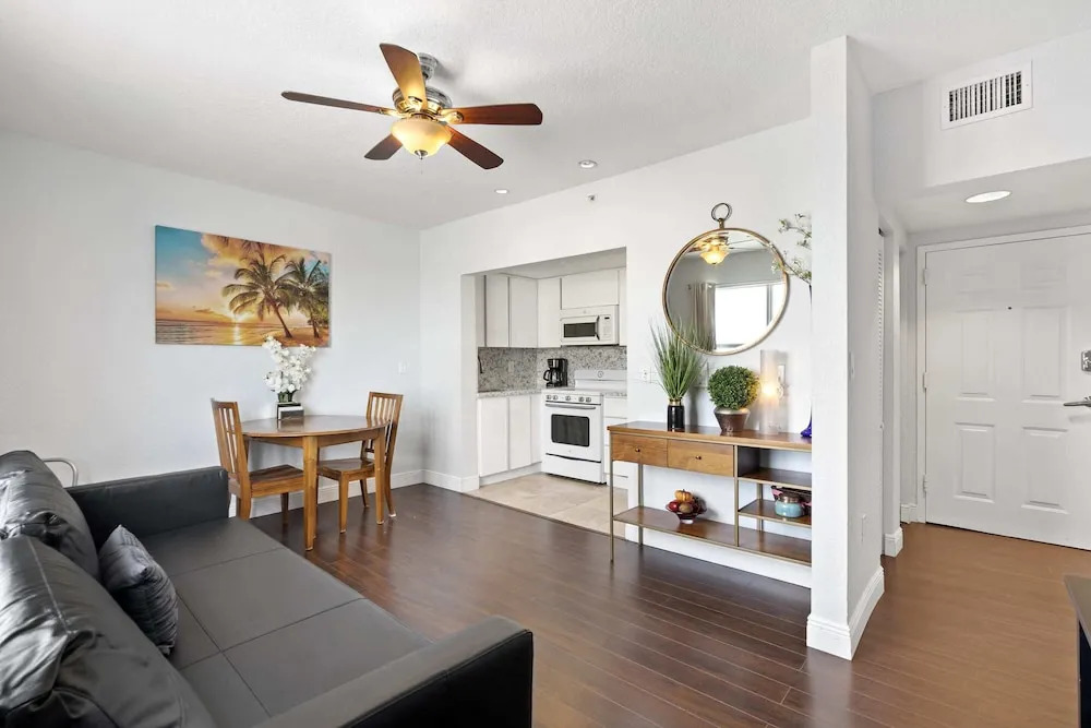 Welworth Condos by SV Rentals