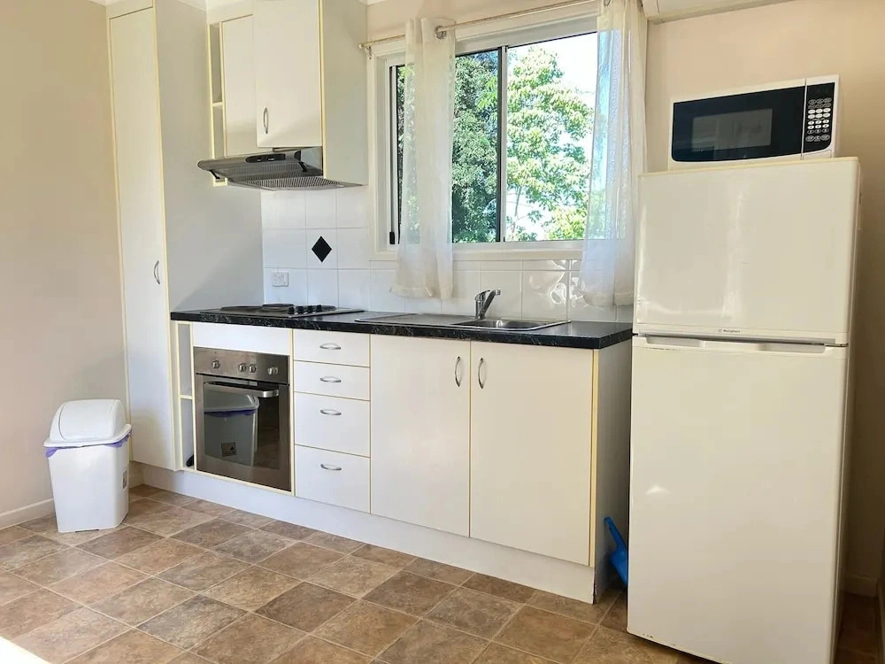 Tropical Hibiscus Caravan Park