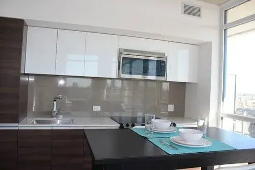 EG Suites - Modern Queen West Condo