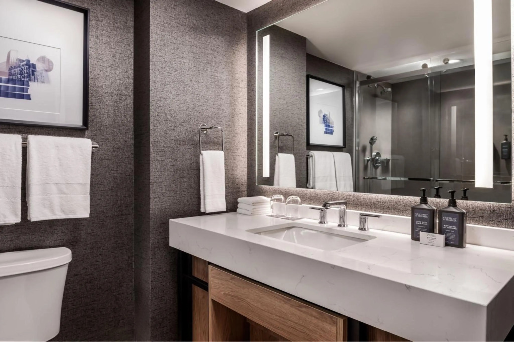 Sheraton Gateway Hotel in Toronto International Airport
