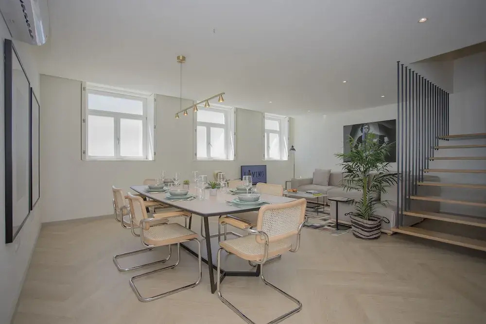 Liiiving - Luxury Beachfront Apartment V