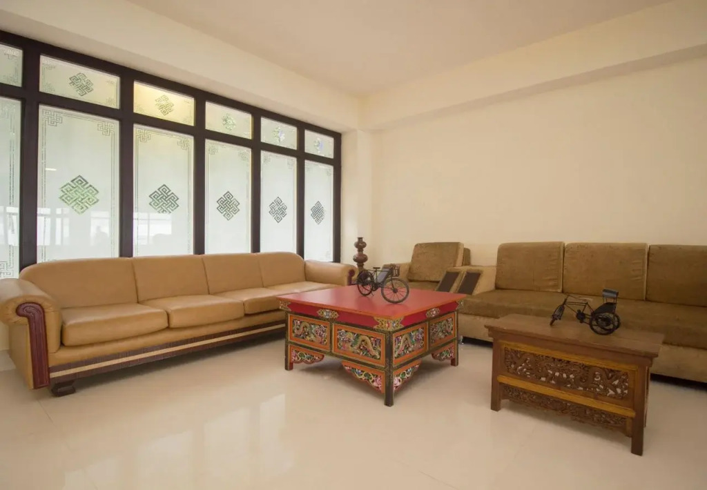 Taktse Continental by OYO Rooms