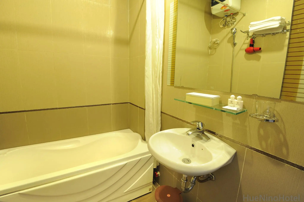 Hue Nino Hotel