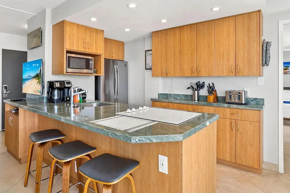 Kamaole Nalu 305 - Breathtaking Ocean Views, Renovated, Ocean Front, Split AC!