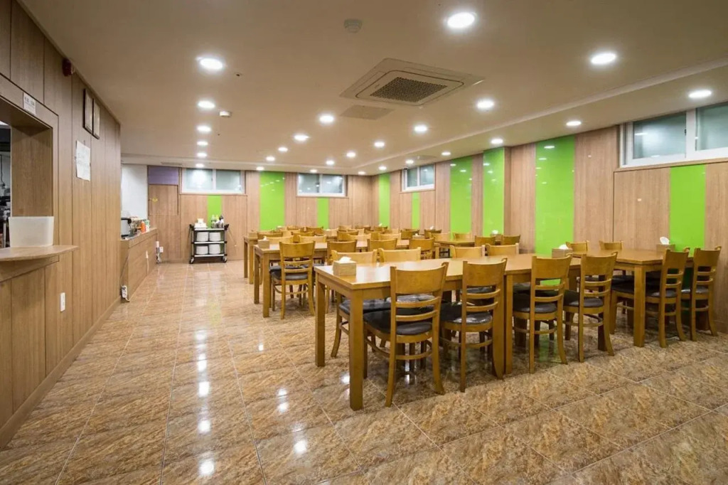 Champion Hotel