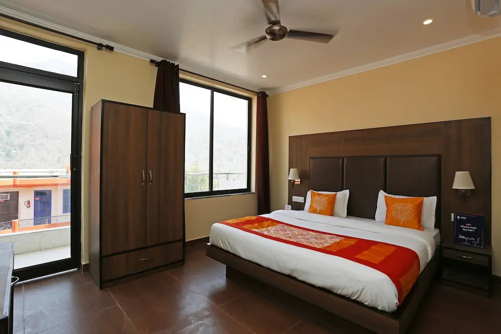 OYO 8905 Hotel Tapastali