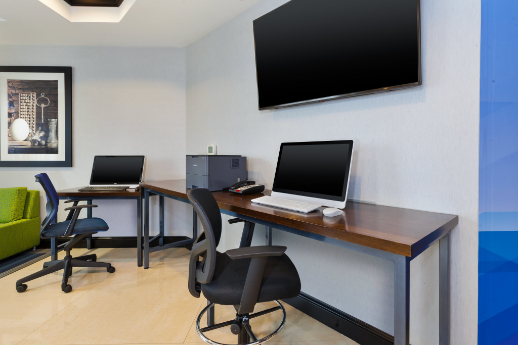 Holiday Inn Express Hotel & Suites Warminster-Horsham by IHG
