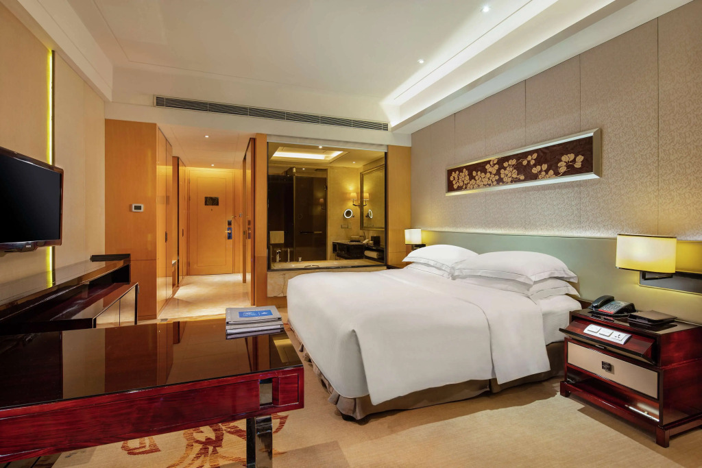 Hilton Guangzhou Baiyun-Canton Fair Free Shuttle Bus Service and Free Registration