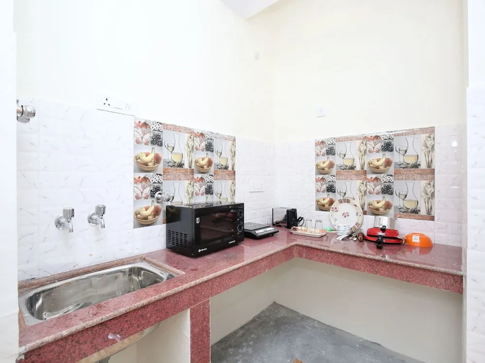 OYO 13667 Home 2RK Pine Forest View Bharari