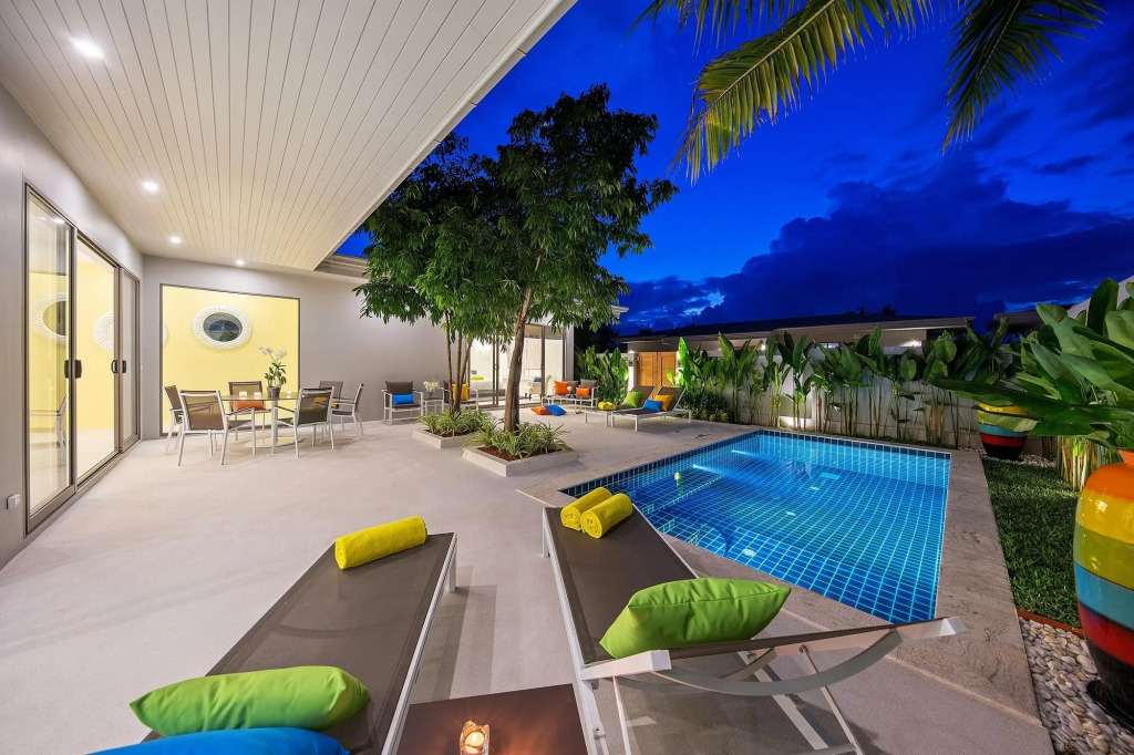 Villa White Orchid