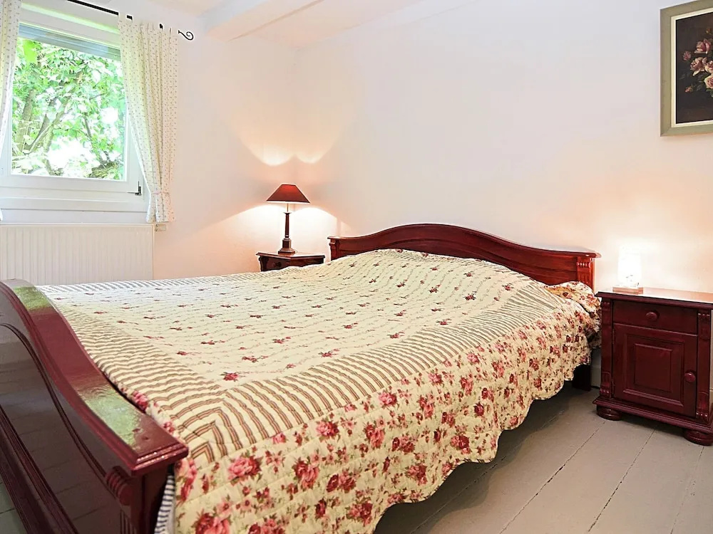 Detached Holiday Home in the Sauerland Region - Fenced-In Garden with Garden Furniture